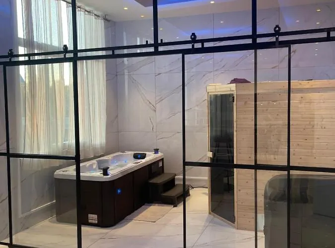 Golden - Jacuzzi Sauna *